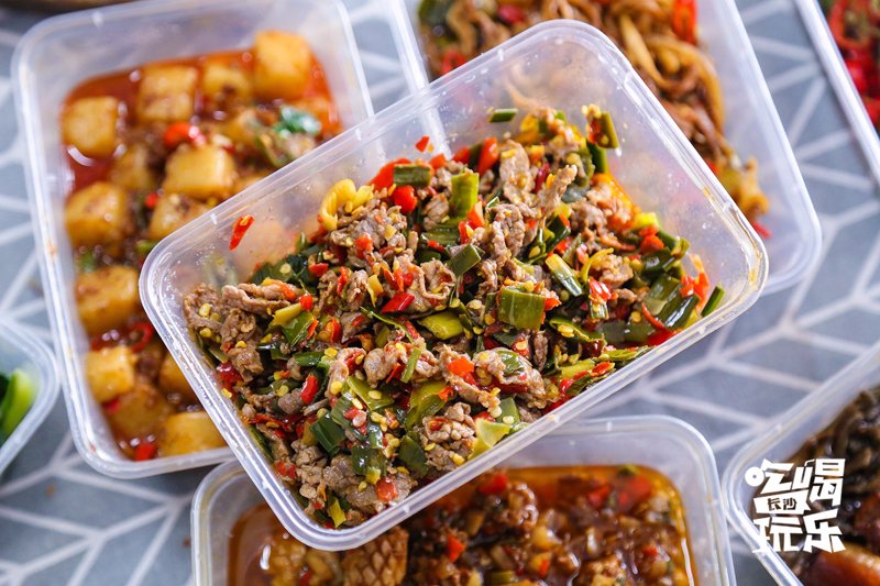 辣椒炒肉，一道经典的家常菜，简单却又充满风味。今天，我们就来聊聊这道菜背后的故事和制作技巧。