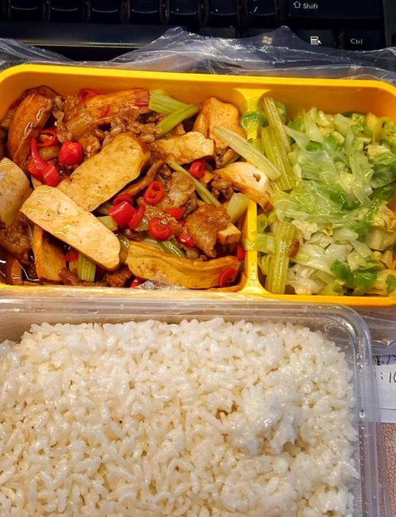 湘聚辣过瘾——探寻长沙美食背后的故事