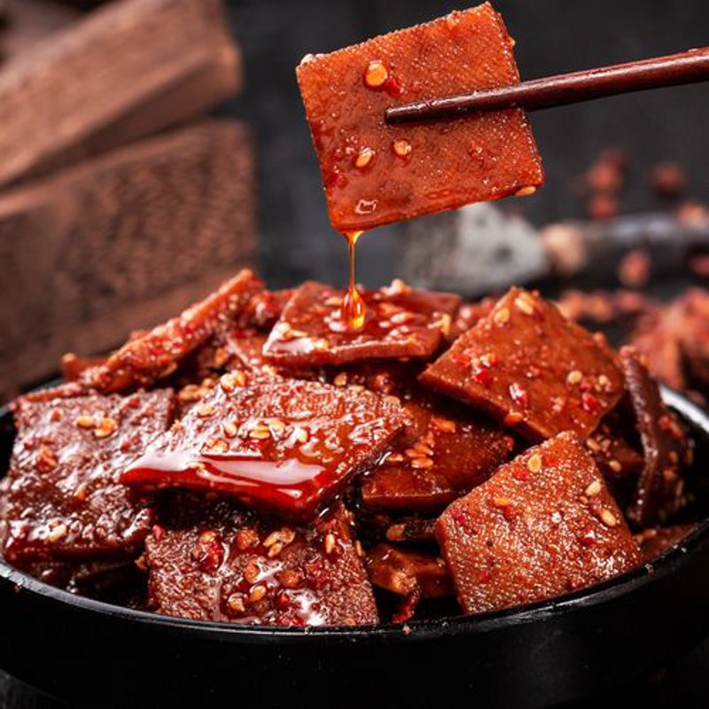辣椒炒肉，一道家常菜中的经典之作。许多人对这道菜情有独钟，但你知道如何做出那股鲜香四溢的味道吗？今天就让我们一起探索这背后的故事。